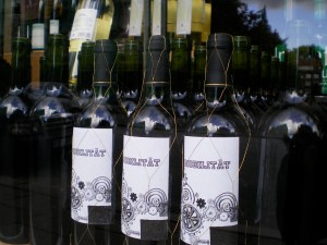 Wort-Spiel-Ort, Wort Nr.: 0005 / Mobilität, Datum: 31.07.2007, Uhrzeit: 17:55, Ort: Euro Wein Kontor, Danziger Straße 37-39, 20099 Hamburg