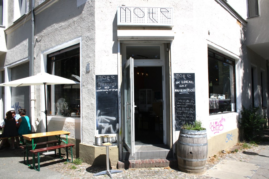 Café "Motte", Nazarethkirchstraße 40, 13347 Berlin